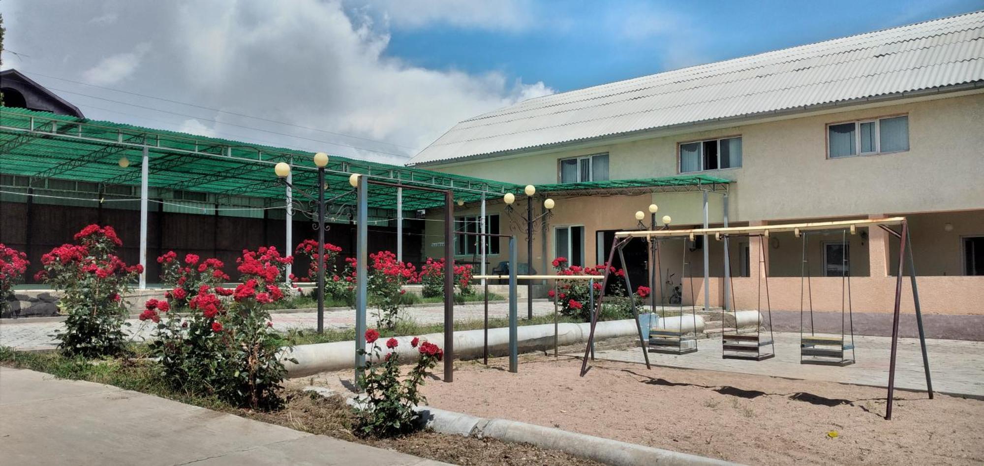 Yukon Hotel Bosteri Luaran gambar
