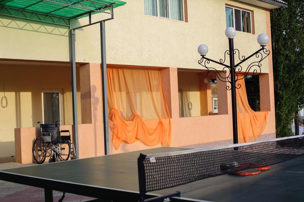 Yukon Hotel Bosteri Luaran gambar