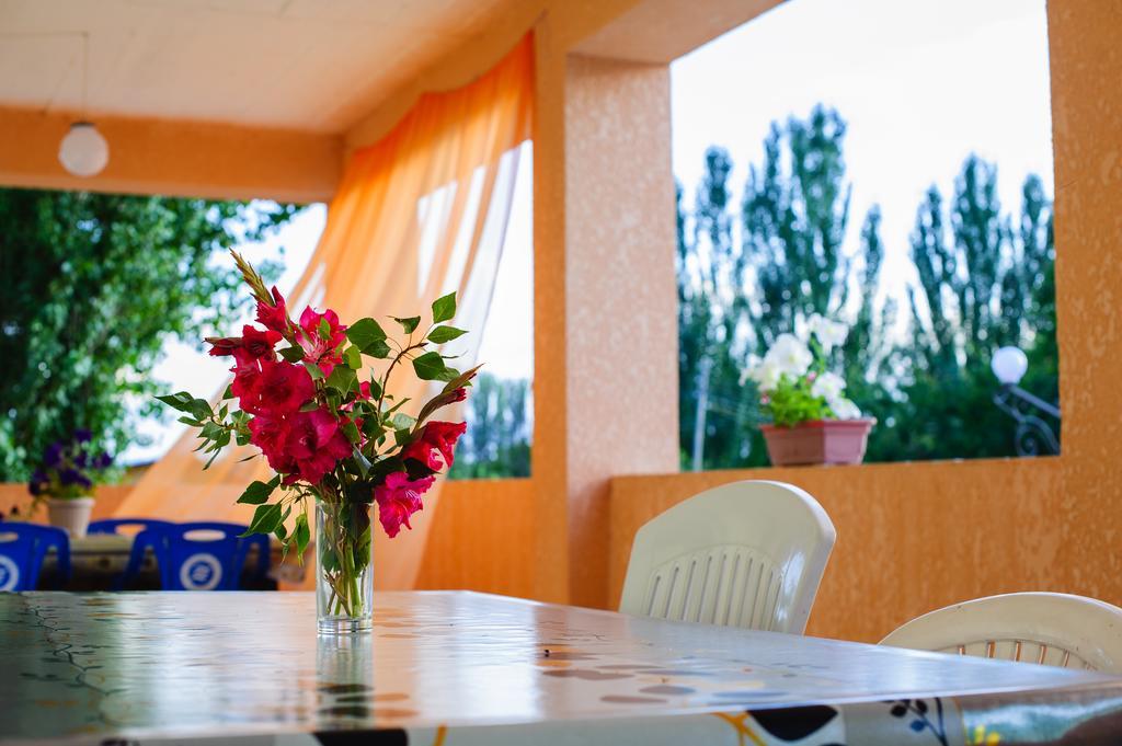 Yukon Hotel Bosteri Luaran gambar