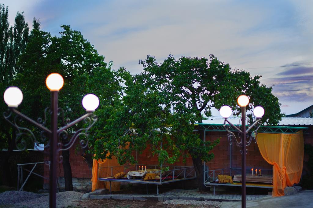 Yukon Hotel Bosteri Luaran gambar